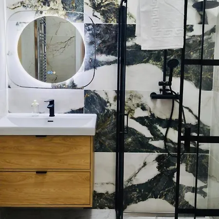 Hotel apartamentowy Boogie Nawrot 13 3*